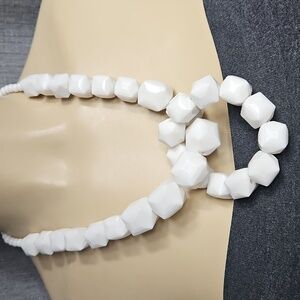 CHUNKY WHITE ACRYLIC NECKLACE & BRACLET SET 2 PIECE